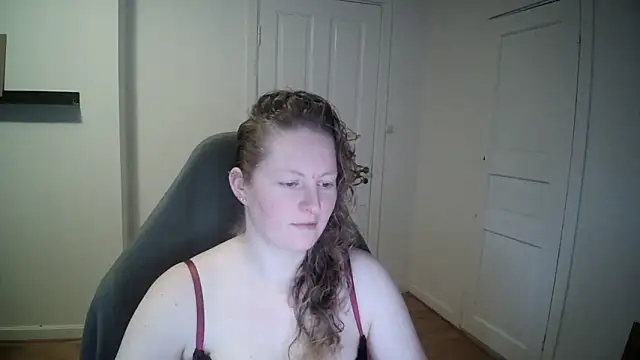 Girlnina-1995 online show from 01-30-25, 10:29