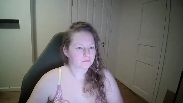 Girlnina-1995 online show from 02-03-25, 06:28