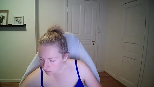 Girlnina-1995 online show from 09-16-25, 02:29