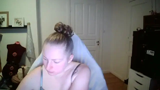 Girlnina-1995 online show from 01-07-26, 09:56