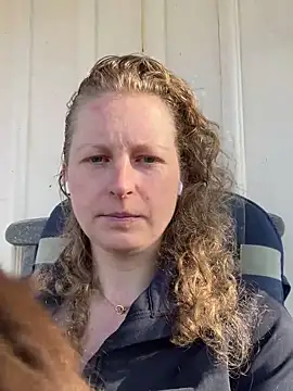 Snapshot of Girlnina-1995 chatting on 03-06-26, 11:06 Girlnina-1995 online show from 03-06-26, 11:06