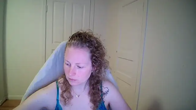 Snapshot of Girlnina-1995 chatting on 03-23-26, 08:29 Girlnina-1995 online show from 03-23-26, 08:29