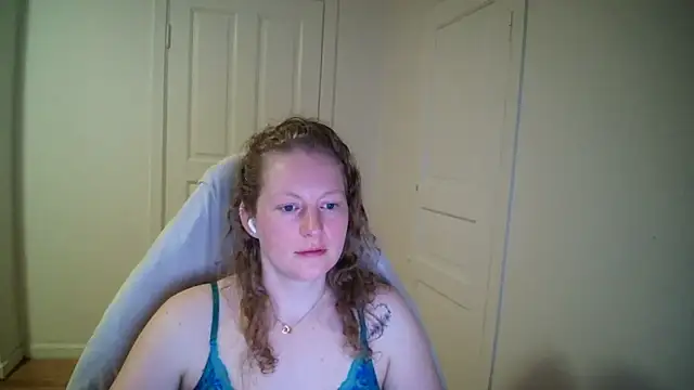 Snapshot of Girlnina-1995 chatting on 03-23-26, 09:08 Girlnina-1995 online show from 03-23-26, 09:08