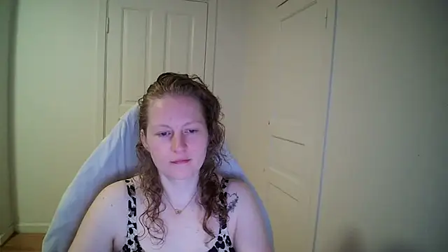 Snapshot of Girlnina-1995 chatting on 03-31-26, 06:36 Girlnina-1995 online show from 03-31-26, 06:36