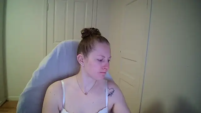 Snapshot of Girlnina-1995 chatting on 04-01-26, 07:31 Girlnina-1995 online show from 04-01-26, 07:31