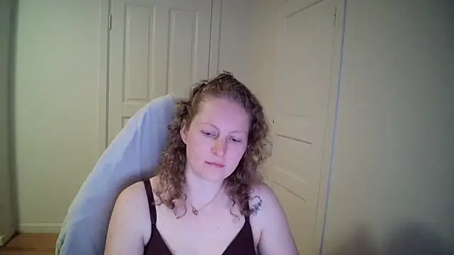 Snapshot of Girlnina-1995 chatting on 04-17-26, 09:34 Girlnina-1995 online show from 04-17-26, 09:34