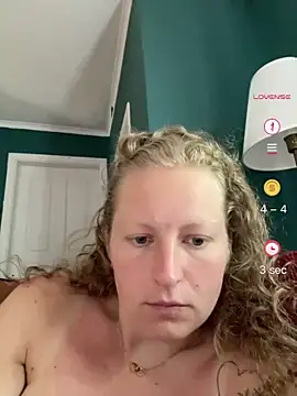 Snapshot of Girlnina-1995 chatting on 06-08-26, 02:17 Girlnina-1995 online show from 06-08-26, 02:17