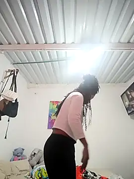 Snapshot of Bigassmommy_x chatting on 02-10-26, 01:15 Bigassmommy x online show from 02-10-26, 01:15