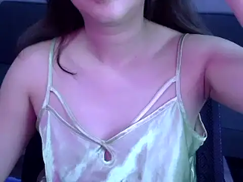 Bee 2k online show from 04-13-26, 04:07