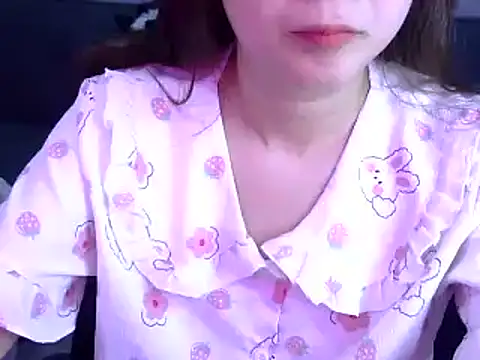 Snapshot of Bee_2k chatting on 06-04-26, 04:18 Bee 2k online show from 06-04-26, 04:18