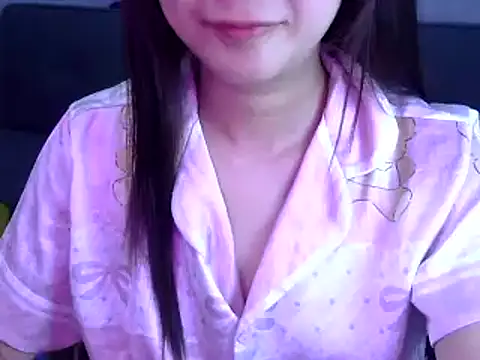 Snapshot of Bee_2k chatting on 06-24-26, 04:33 Bee 2k online show from 06-24-26, 04:33