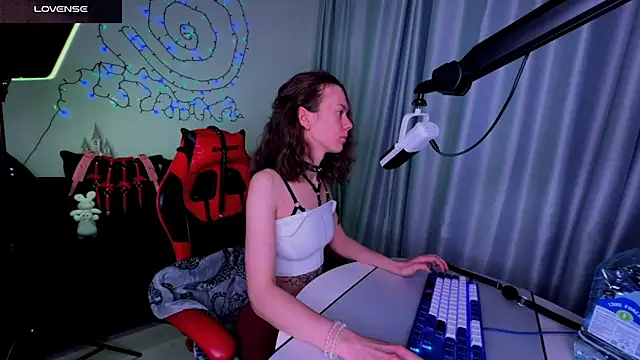 Snapshot of DivineBite chatting on 01-22-25, 08:06 DivineBite online show from 01-22-25, 08:06