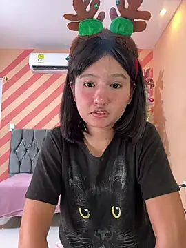 Snapshot of Pinkie_Princes chatting on 12-20-24, 01:58 Pinkie Princes online show from 12-20-24, 01:58