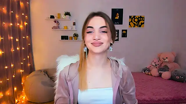 Snapshot of aPieceOfJoy chatting on 12-25-24, 08:28 aPieceOfJoy online show from 12-25-24, 08:28