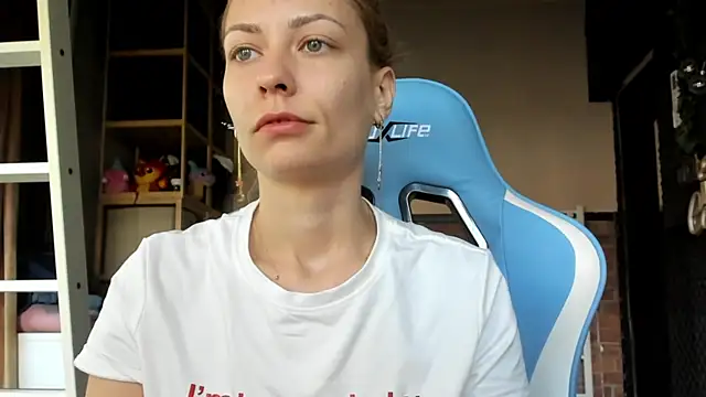 karo123421 online show from 10-28-25, 07:23