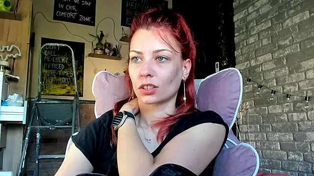 Snapshot of karo123421 chatting on 05-18-26, 04:40 karo123421 online show from 05-18-26, 04:40