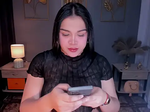 Snapshot of MaxeneCullens chatting on 10-02-25, 02:51 MaxeneCullens online show from 10-02-25, 02:51