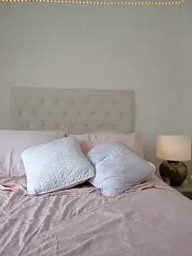 Leaberry online show from 11-12-25, 05:46