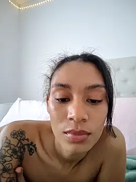 Leaberry online show from 11-16-25, 06:57