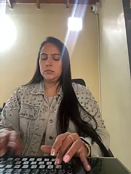 Snapshot of kendall_52 chatting on 11-22-25, 02:16 kendall 52 online show from 11-22-25, 02:16