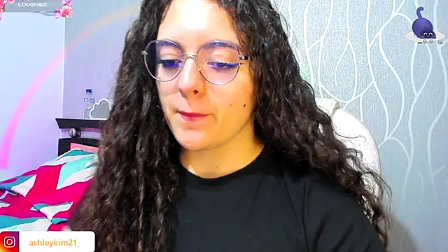 Snapshot of AshleyKim_ chatting on 09-21-25, 12:34 AshleyKim online show from 09-21-25, 12:34