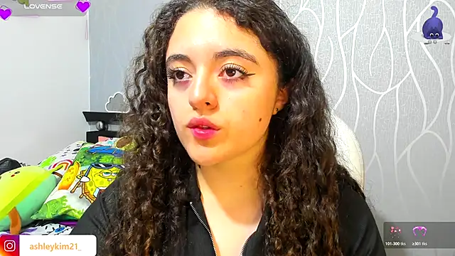 Snapshot of AshleyKim_ chatting on 11-06-25, 12:11 AshleyKim online show from 11-06-25, 12:11