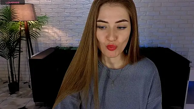 Snapshot of Adelyna_Bird chatting on 03-20-25, 10:43 Adelyna Bird online show from 03-20-25, 10:43