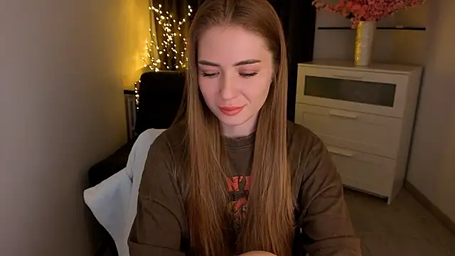 Snapshot of Adelyna_Bird chatting on 02-01-26, 07:40 Adelyna Bird online show from 02-01-26, 07:40