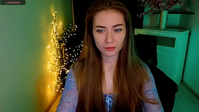 Snapshot of Adelyna_Bird chatting on 04-30-26, 06:31 Adelyna Bird online show from 04-30-26, 06:31