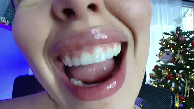 lisbet21x online show from 12-18-24, 10:02