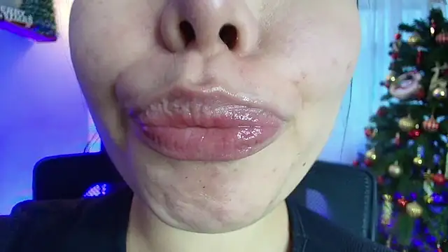 lisbet21x online show from 12-28-24, 10:13