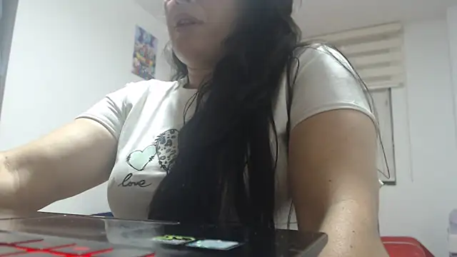 andreaisis2 online show from 11-11-25, 12:54