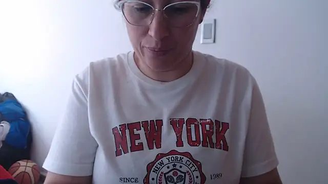 Snapshot of andreaisis2 chatting on 02-20-26, 07:14 andreaisis2 online show from 02-20-26, 07:14