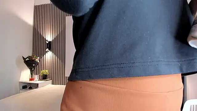 Zafiiraa online show from 10-29-25, 12:18