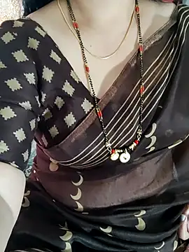 Snapshot of Indian_desi_wife chatting on 12-05-24, 05:37 Indian desi wife online show from 12-05-24, 05:37