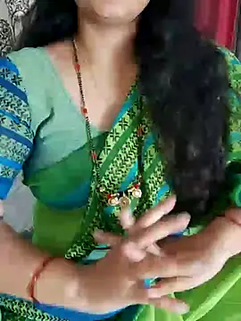 Snapshot of Indian_desi_wife chatting on 12-07-24, 04:25 Indian desi wife online show from 12-07-24, 04:25