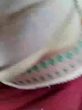 Snapshot of Indian_desi_wife chatting on 12-12-24, 02:04 Indian desi wife online show from 12-12-24, 02:04