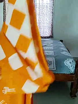 Snapshot of Indian_desi_wife chatting on 02-14-25, 03:54 Indian desi wife online show from 02-14-25, 03:54