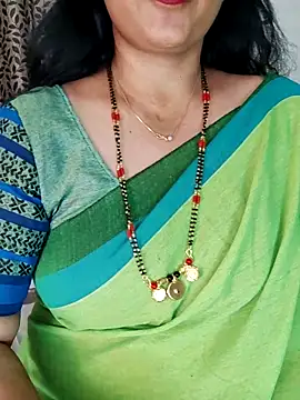 Snapshot of Indian_desi_wife chatting on 03-18-25, 08:04 Indian desi wife online show from 03-18-25, 08:04