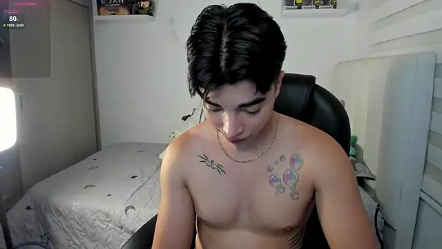 santy7v7 online show from 11-18-25, 03:05