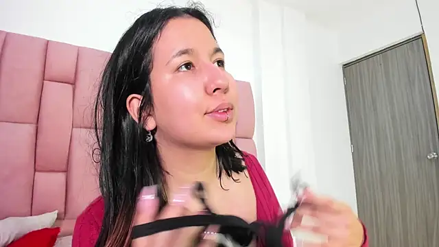 Lia sarahi online show from 12-19-25, 11:39