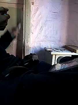 Wero4200 online show from 10-27-25, 03:27