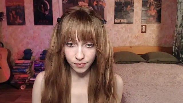 Snapshot of Friendly_Ellie chatting on 02-10-26, 02:10 Friendly Ellie online show from 02-10-26, 02:10