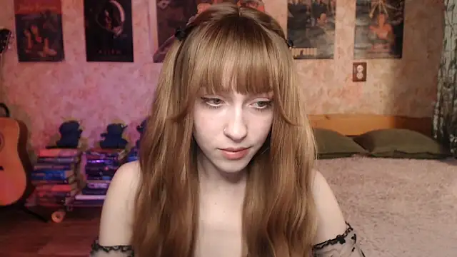 Snapshot of Friendly_Ellie chatting on 02-15-26, 12:18 Friendly Ellie online show from 02-15-26, 12:18