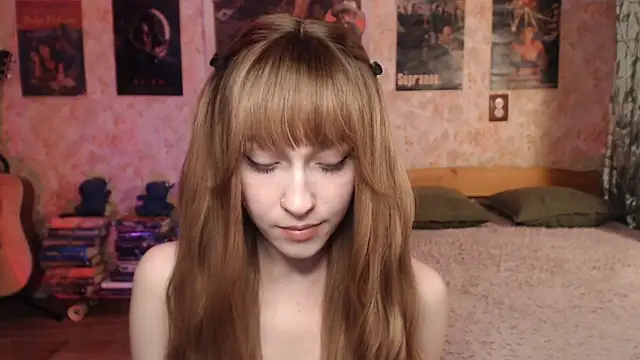 Snapshot of Friendly_Ellie chatting on 02-20-26, 01:22 Friendly Ellie online show from 02-20-26, 01:22