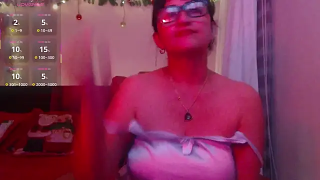 Snapshot of ISABEEL_SOFIA01 chatting on 10-24-25, 01:03 ISABEEL SOFIA01 online show from 10-24-25, 01:03