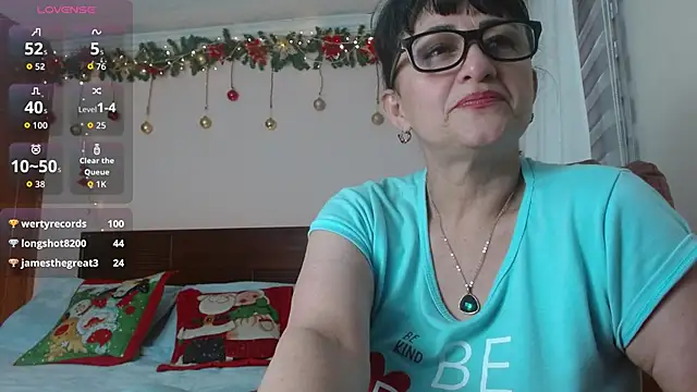 Snapshot of ISABEEL_SOFIA01 chatting on 12-17-25, 10:27 ISABEEL SOFIA01 online show from 12-17-25, 10:27