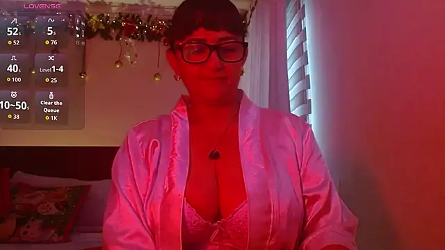 Snapshot of ISABEEL_SOFIA01 chatting on 12-21-25, 11:28 ISABEEL SOFIA01 online show from 12-21-25, 11:28