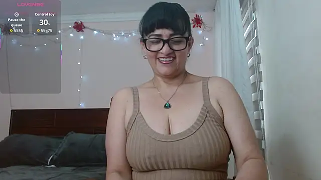 Snapshot of ISABEEL_SOFIA01 chatting on 01-15-26, 12:21 ISABEEL SOFIA01 online show from 01-15-26, 12:21