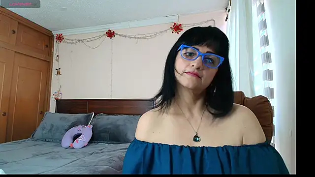 Snapshot of ISABEEL_SOFIA01 chatting on 04-22-26, 05:14 ISABEEL SOFIA01 online show from 04-22-26, 05:14